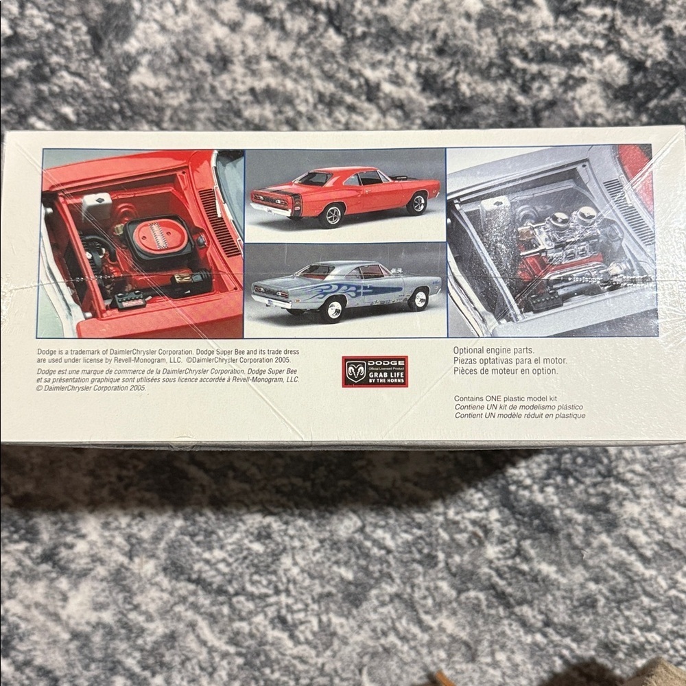 Revell '69 Dodge Super Bee Model Kit 85-2363 - Picture 3 of 4